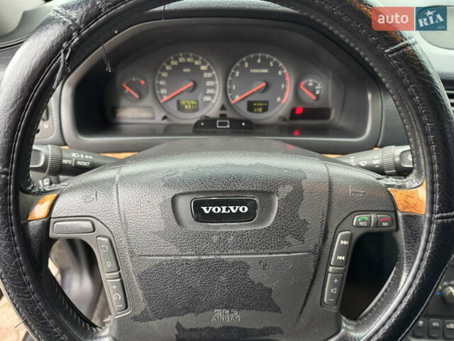 Серый Вольво С80, объемом двигателя 2.4 л и пробегом 290 тыс. км за 4200 $, фото 13 на Automoto.ua