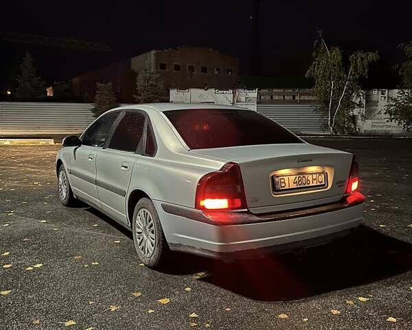 Серый Вольво С80, объемом двигателя 2.5 л и пробегом 444 тыс. км за 4700 $, фото 4 на Automoto.ua