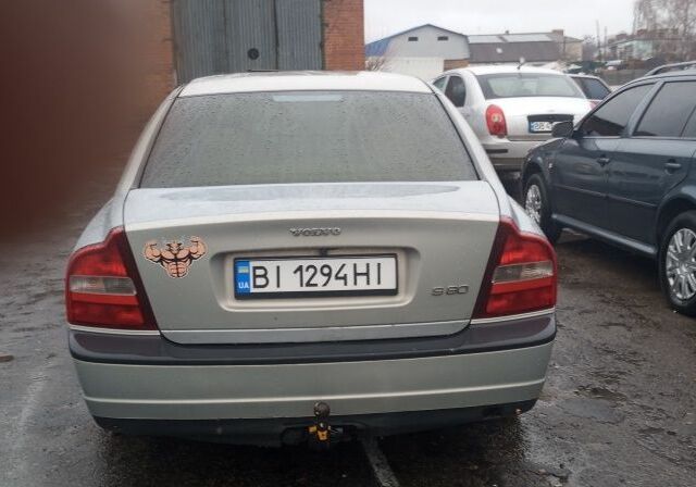 Серый Вольво С80, объемом двигателя 2.4 л и пробегом 440 тыс. км за 1500 $, фото 2 на Automoto.ua