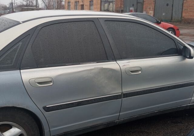 Серый Вольво С80, объемом двигателя 2.4 л и пробегом 440 тыс. км за 1500 $, фото 5 на Automoto.ua