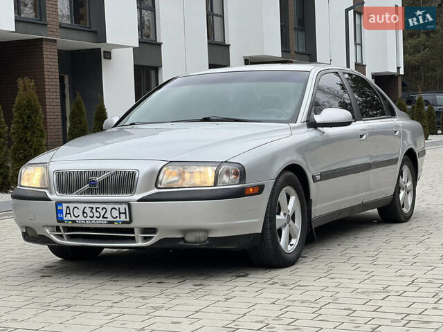 Серый Вольво С80, объемом двигателя 2.46 л и пробегом 400 тыс. км за 3650 $, фото 7 на Automoto.ua