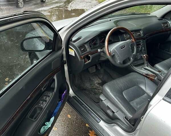 Сірий Вольво S80, об'ємом двигуна 2 л та пробігом 348 тис. км за 3900 $, фото 8 на Automoto.ua