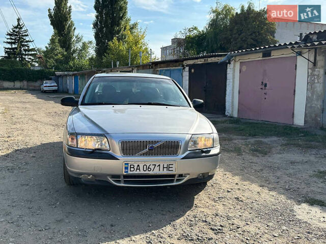 Серый Вольво С80, объемом двигателя 2.44 л и пробегом 300 тыс. км за 2400 $, фото 4 на Automoto.ua