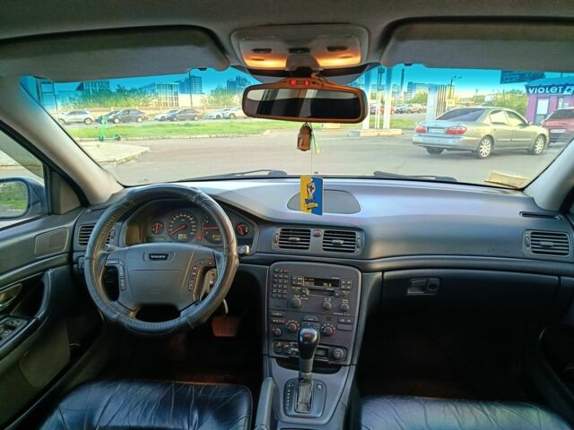 Серый Вольво С80, объемом двигателя 2 л и пробегом 266 тыс. км за 3950 $, фото 10 на Automoto.ua