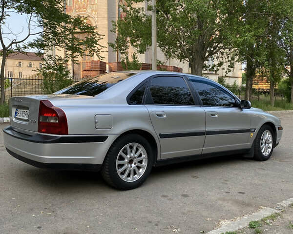 Серый Вольво С80, объемом двигателя 2.44 л и пробегом 390 тыс. км за 4200 $, фото 2 на Automoto.ua