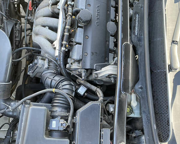 Серый Вольво С80, объемом двигателя 2.44 л и пробегом 303 тыс. км за 4900 $, фото 22 на Automoto.ua