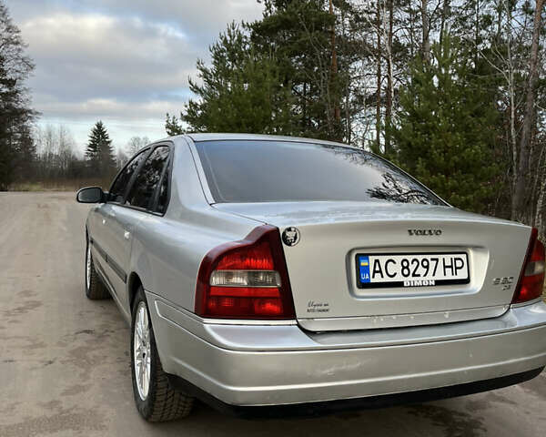 Серый Вольво С80, объемом двигателя 2.4 л и пробегом 450 тыс. км за 4000 $, фото 2 на Automoto.ua