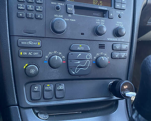 Серый Вольво С80, объемом двигателя 2.44 л и пробегом 303 тыс. км за 4900 $, фото 25 на Automoto.ua