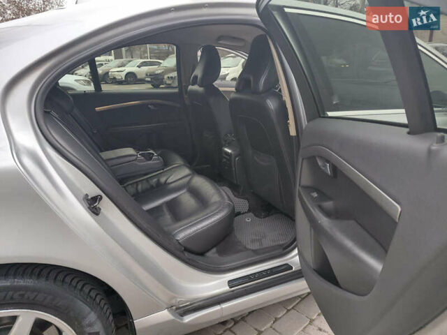 Серый Вольво С80, объемом двигателя 2.5 л и пробегом 178 тыс. км за 8500 $, фото 19 на Automoto.ua