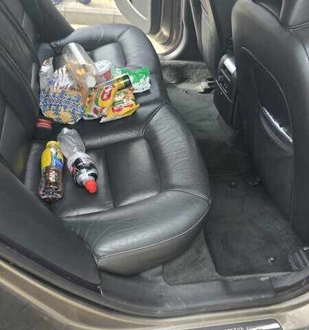 Серый Вольво С80, объемом двигателя 2.5 л и пробегом 374 тыс. км за 9500 $, фото 7 на Automoto.ua