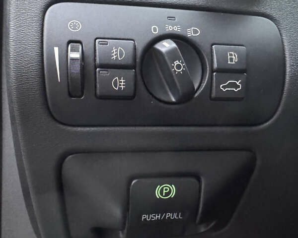 Серый Вольво С80, объемом двигателя 2 л и пробегом 307 тыс. км за 8500 $, фото 14 на Automoto.ua