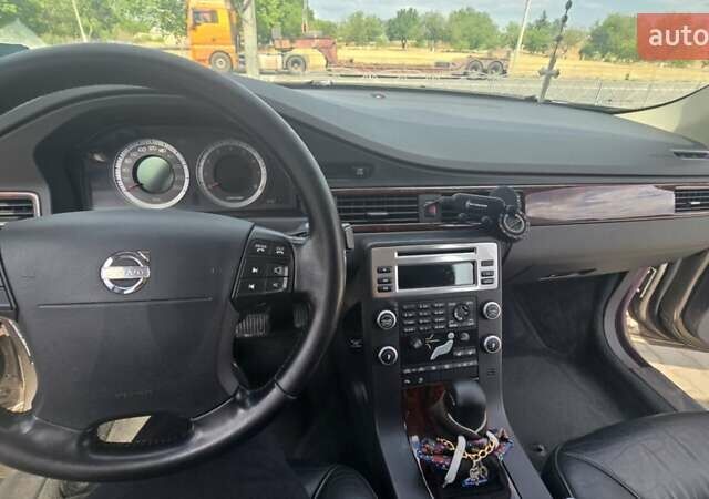 Серый Вольво С80, объемом двигателя 2.5 л и пробегом 374 тыс. км за 9500 $, фото 18 на Automoto.ua