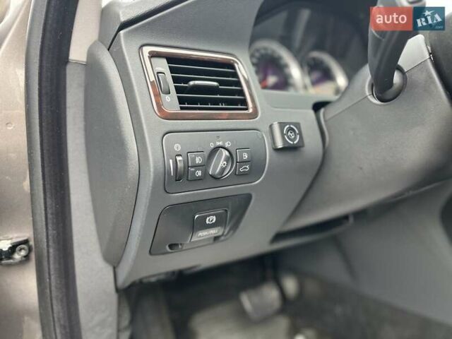 Серый Вольво С80, объемом двигателя 2.52 л и пробегом 207 тыс. км за 9700 $, фото 11 на Automoto.ua