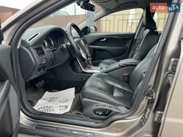 Серый Вольво С80, объемом двигателя 2.52 л и пробегом 207 тыс. км за 9700 $, фото 12 на Automoto.ua