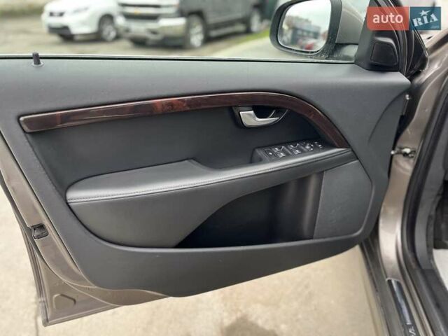 Серый Вольво С80, объемом двигателя 2.52 л и пробегом 207 тыс. км за 9700 $, фото 9 на Automoto.ua