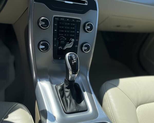 Вольво С80 2014 в Киеве на Automoto.ua Серый Вольво С80, объемом двигателя 2.4 л и пробегом 199 тыс. км за 16461 $, фото 19 на Automoto.ua