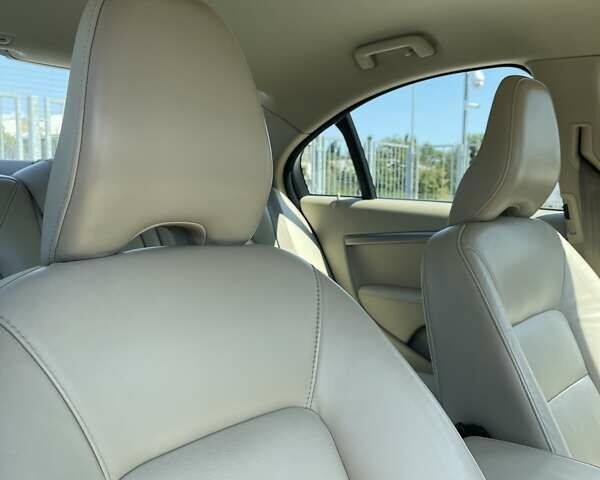 Вольво С80 2014 в Киеве на Automoto.ua Серый Вольво С80, объемом двигателя 2.4 л и пробегом 199 тыс. км за 16461 $, фото 23 на Automoto.ua