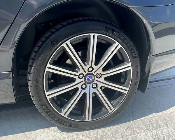 Вольво С80 2014 в Киеве на Automoto.ua Серый Вольво С80, объемом двигателя 2.4 л и пробегом 199 тыс. км за 16461 $, фото 49 на Automoto.ua