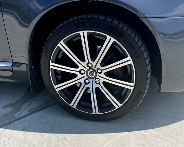 Вольво С80 2014 в Киеве на Automoto.ua Серый Вольво С80, объемом двигателя 2.4 л и пробегом 199 тыс. км за 16461 $, фото 51 на Automoto.ua