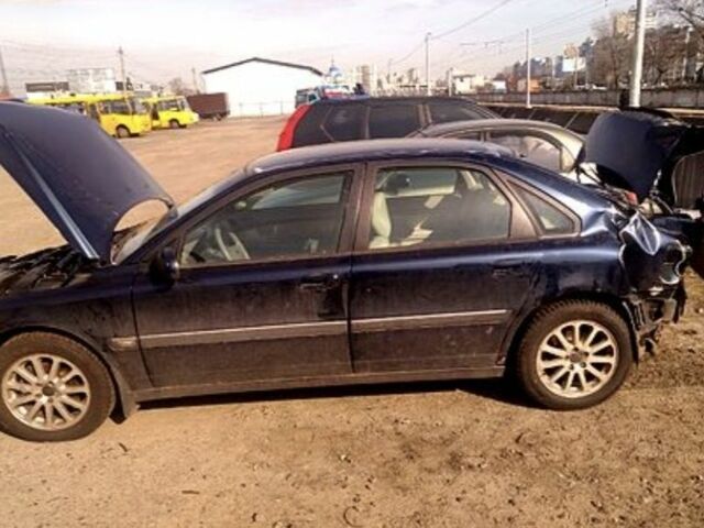 Синий Вольво С80, объемом двигателя 2.4 л и пробегом 369 тыс. км за 2200 $, фото 2 на Automoto.ua