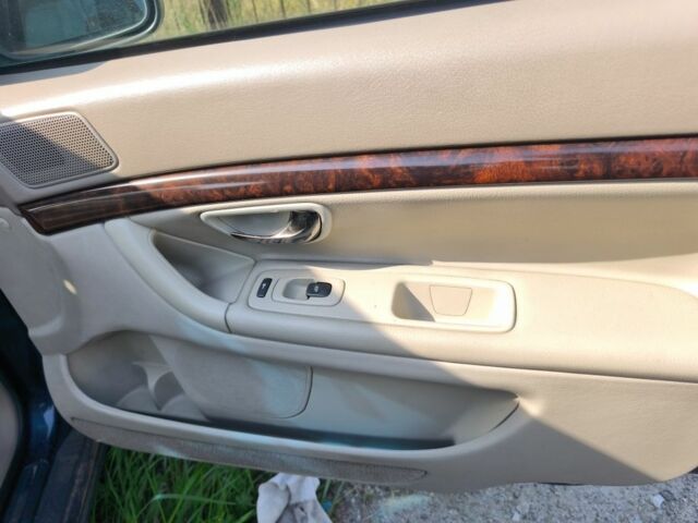 Синий Вольво С80, объемом двигателя 2.4 л и пробегом 369 тыс. км за 2200 $, фото 11 на Automoto.ua