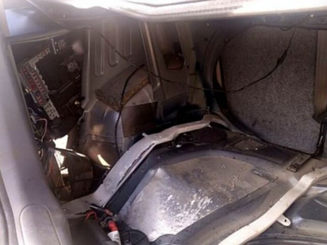 Синий Вольво С80, объемом двигателя 2.4 л и пробегом 369 тыс. км за 2200 $, фото 22 на Automoto.ua