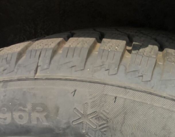 Синий Вольво С80, объемом двигателя 2.4 л и пробегом 369 тыс. км за 2200 $, фото 9 на Automoto.ua