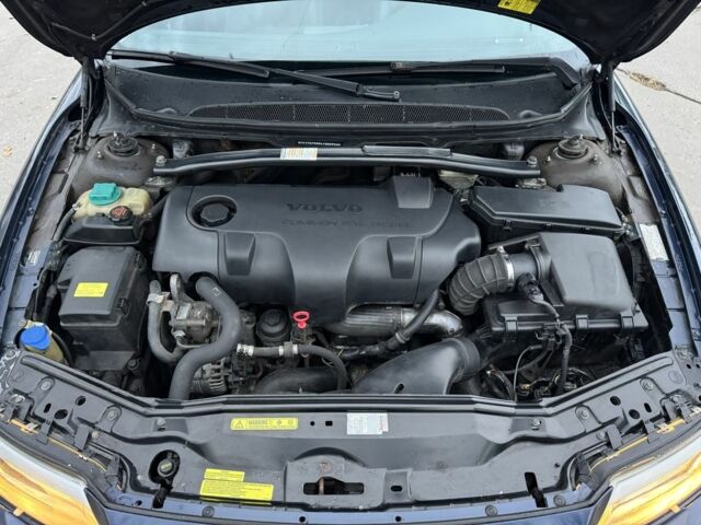 Синій Вольво S80, об'ємом двигуна 2.4 л та пробігом 275 тис. км за 2500 $, фото 16 на Automoto.ua