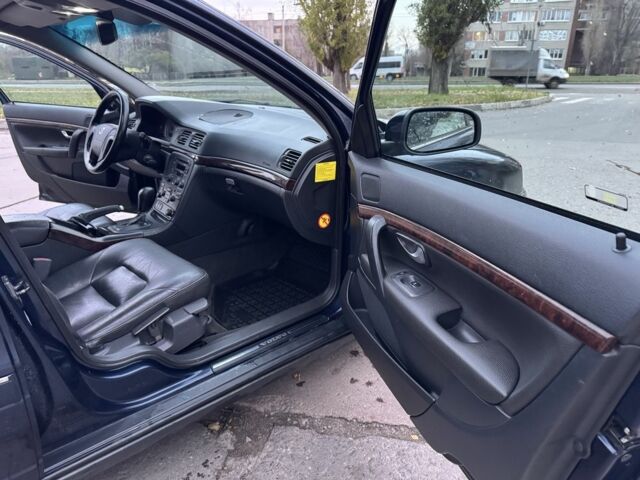 Синій Вольво S80, об'ємом двигуна 2.4 л та пробігом 275 тис. км за 2500 $, фото 7 на Automoto.ua