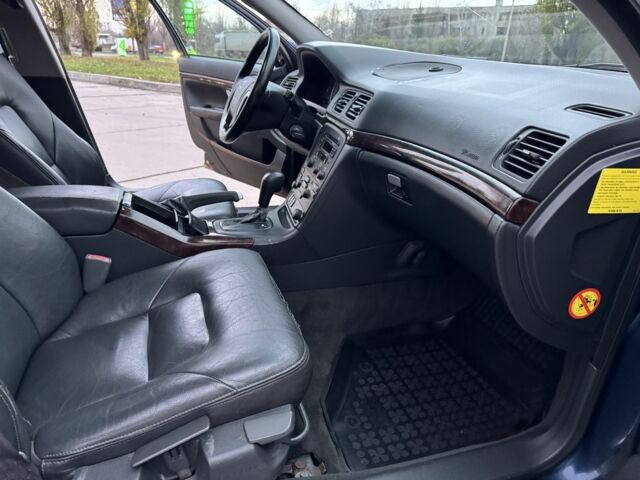 Синій Вольво S80, об'ємом двигуна 2.4 л та пробігом 275 тис. км за 2500 $, фото 8 на Automoto.ua