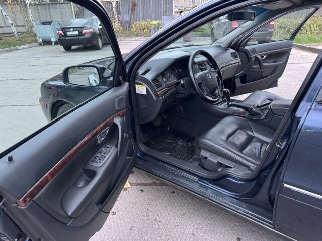 Синій Вольво S80, об'ємом двигуна 2.4 л та пробігом 275 тис. км за 2500 $, фото 10 на Automoto.ua