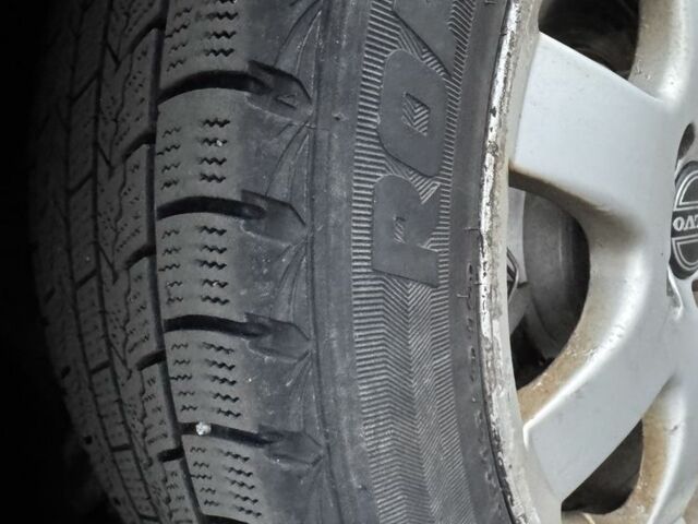 Синій Вольво S80, об'ємом двигуна 2.4 л та пробігом 275 тис. км за 2500 $, фото 17 на Automoto.ua