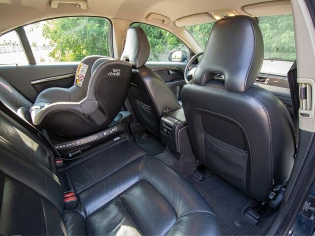 Синий Вольво С80, объемом двигателя 2.4 л и пробегом 405 тыс. км за 7800 $, фото 4 на Automoto.ua