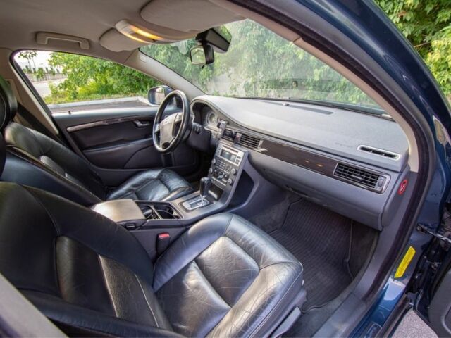 Синий Вольво С80, объемом двигателя 2.4 л и пробегом 405 тыс. км за 7800 $, фото 7 на Automoto.ua