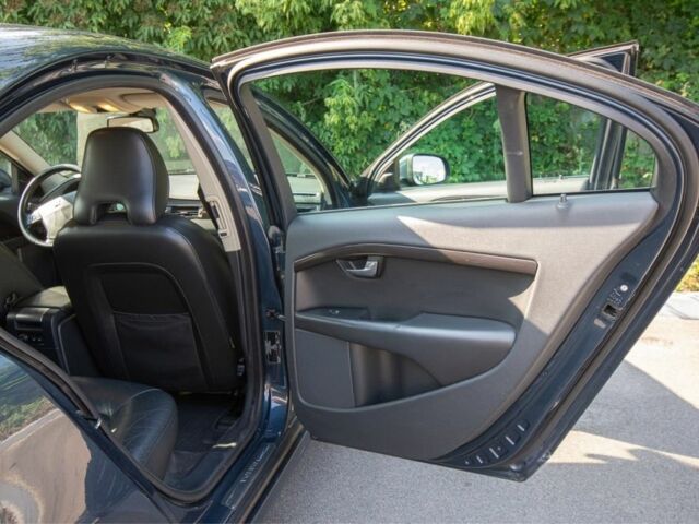 Синий Вольво С80, объемом двигателя 2.4 л и пробегом 405 тыс. км за 7800 $, фото 5 на Automoto.ua