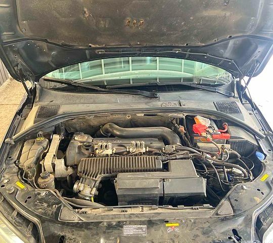 Синий Вольво С80, объемом двигателя 2.5 л и пробегом 297 тыс. км за 7000 $, фото 2 на Automoto.ua