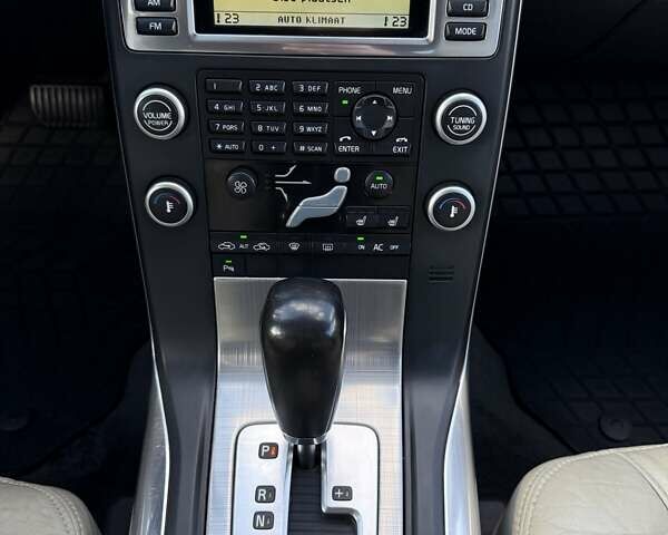 Вольво С80 2010 в Львове на Automoto.ua Синий Вольво С80, объемом двигателя 2.4 л и пробегом 295 тыс. км за 10500 $, фото 43 на Automoto.ua