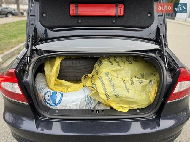 Синий Вольво С80, объемом двигателя 1.98 л и пробегом 255 тыс. км за 10500 $, фото 26 на Automoto.ua