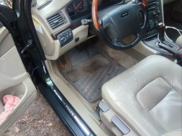 Зеленый Вольво С80, объемом двигателя 3 л и пробегом 300 тыс. км за 2400 $, фото 6 на Automoto.ua