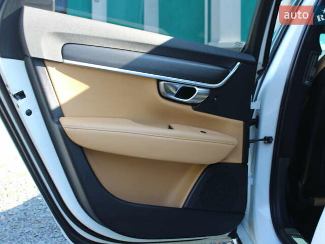 Білий Вольво S90, об'ємом двигуна 1.97 л та пробігом 130 тис. км за 19300 $, фото 23 на Automoto.ua