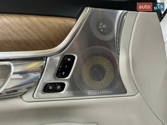 Білий Вольво S90, об'ємом двигуна 1.97 л та пробігом 100 тис. км за 35000 $, фото 23 на Automoto.ua