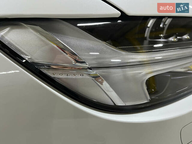 Білий Вольво S90, об'ємом двигуна 1.97 л та пробігом 100 тис. км за 35000 $, фото 46 на Automoto.ua