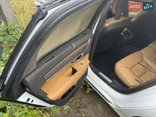 Білий Вольво S90, об'ємом двигуна 2 л та пробігом 200 тис. км за 4300 $, фото 15 на Automoto.ua