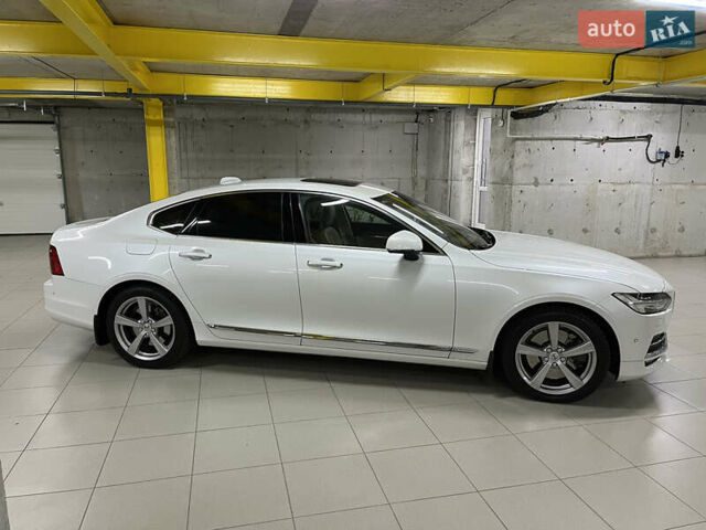 Білий Вольво S90, об'ємом двигуна 1.97 л та пробігом 100 тис. км за 35000 $, фото 4 на Automoto.ua