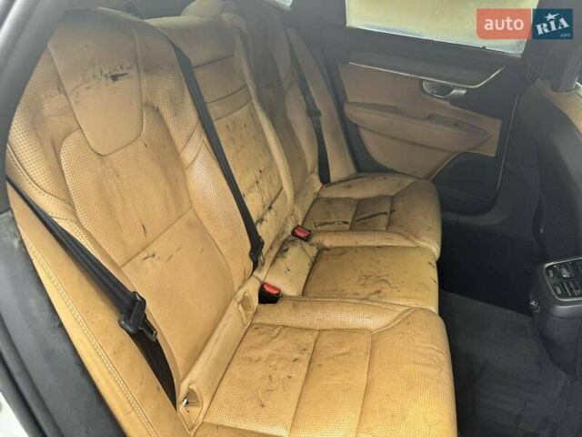 Білий Вольво S90, об'ємом двигуна 2 л та пробігом 200 тис. км за 4300 $, фото 9 на Automoto.ua