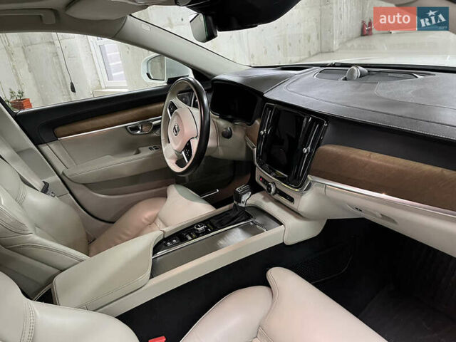 Білий Вольво S90, об'ємом двигуна 1.97 л та пробігом 100 тис. км за 35000 $, фото 13 на Automoto.ua