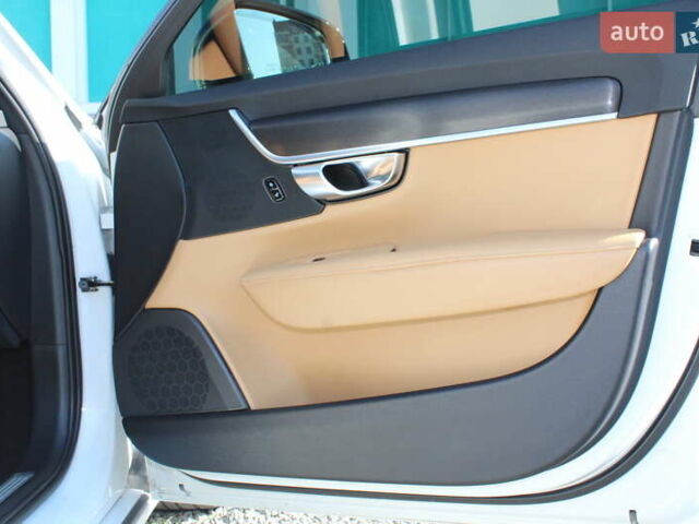 Білий Вольво S90, об'ємом двигуна 1.97 л та пробігом 130 тис. км за 19300 $, фото 21 на Automoto.ua