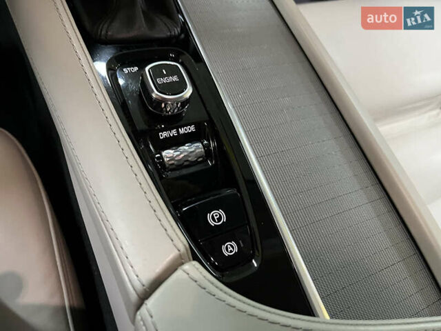 Білий Вольво S90, об'ємом двигуна 1.97 л та пробігом 100 тис. км за 35000 $, фото 15 на Automoto.ua