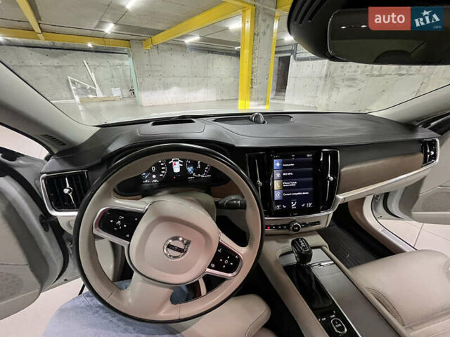 Білий Вольво S90, об'ємом двигуна 1.97 л та пробігом 100 тис. км за 35000 $, фото 20 на Automoto.ua