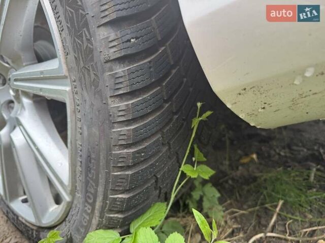 Білий Вольво S90, об'ємом двигуна 2 л та пробігом 200 тис. км за 4300 $, фото 13 на Automoto.ua